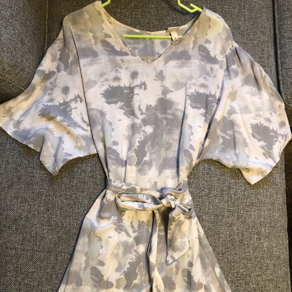 Short sleeve dress
